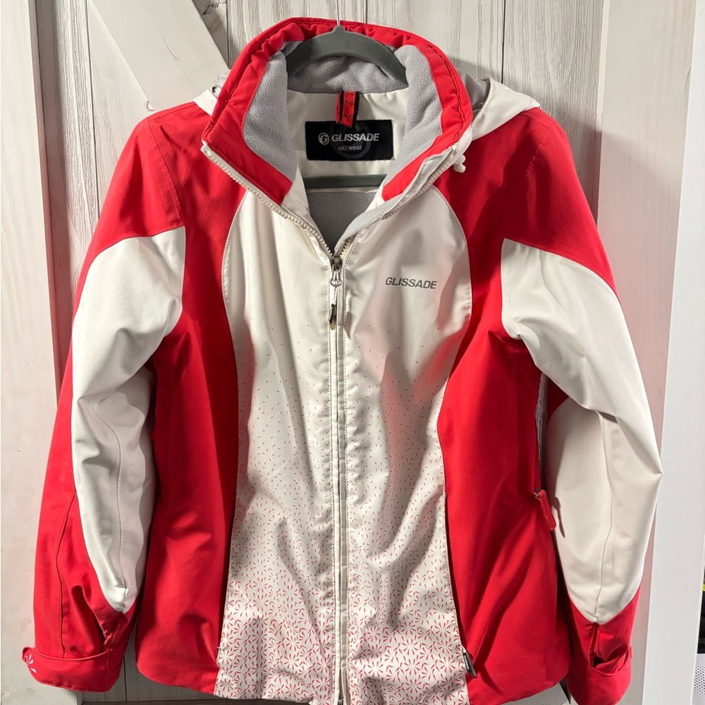 Spyder Glissade women’s ski jacket. Featuring Inventex fabric. Sz 44 EUC